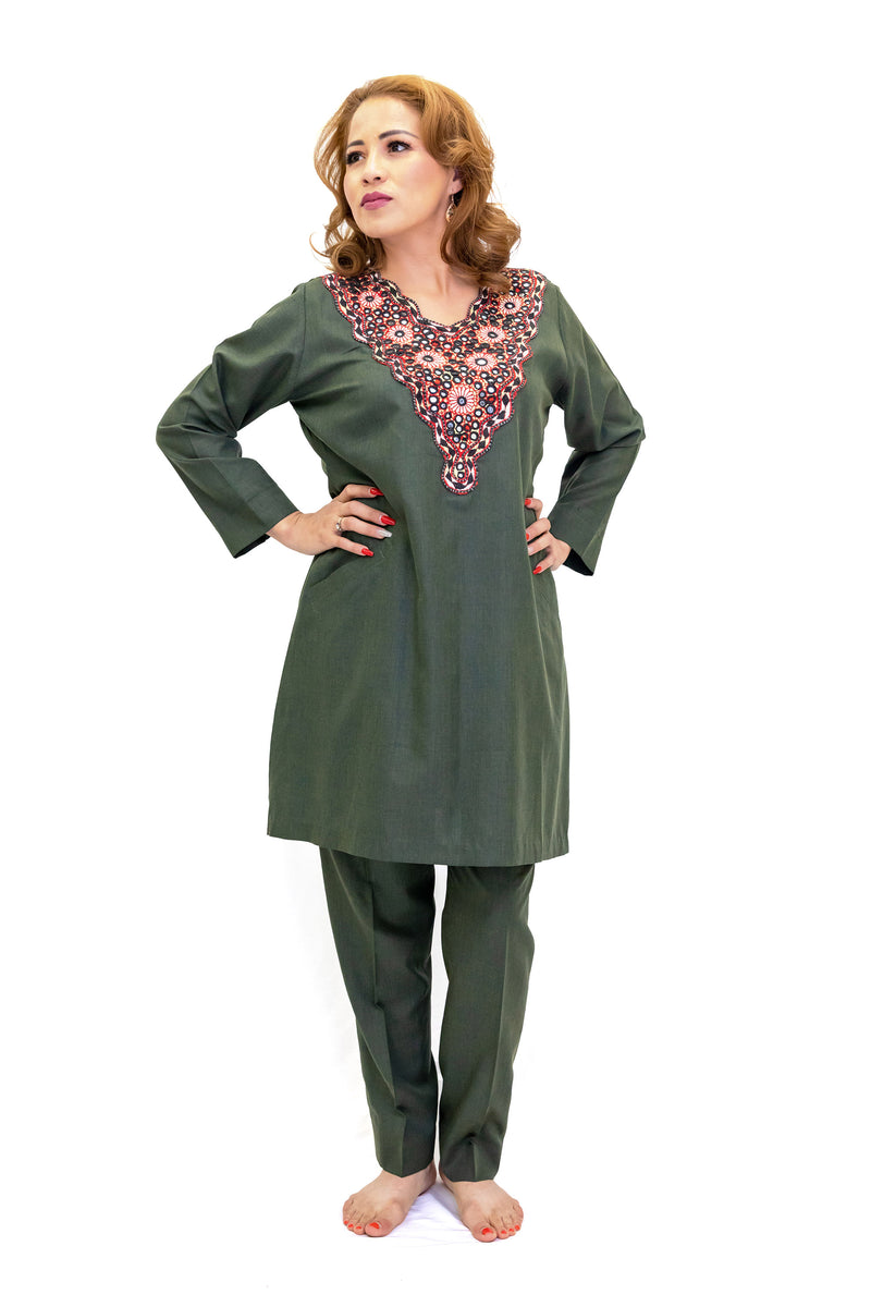 Mint Green Pakistani Salwar Kameez Suit | Salwar kameez, Embellished  chiffon, Silk pant suit