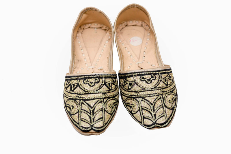 Woman's Handmade Khussa Shoe - Trendz & Traditionz Boutique 