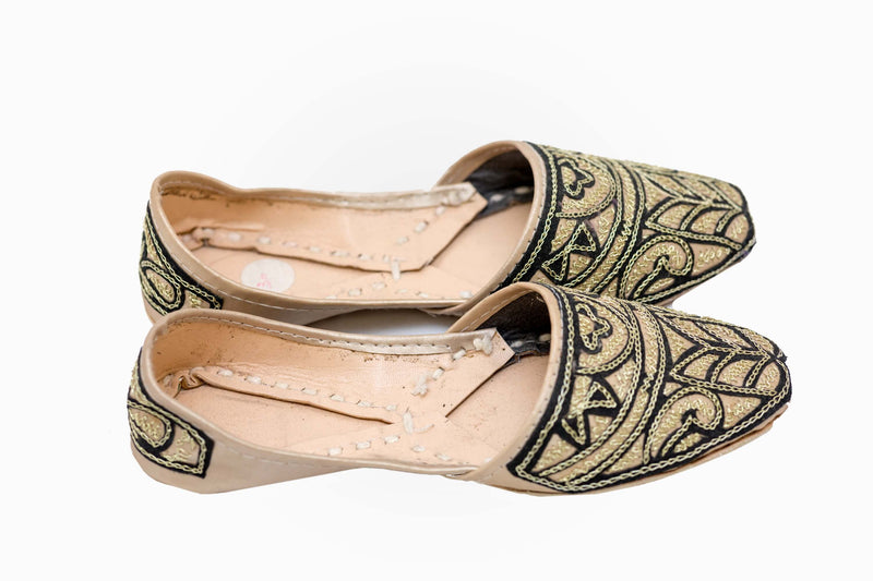 Woman's Handmade Khussa Shoe - Trendz & Traditionz Boutique 