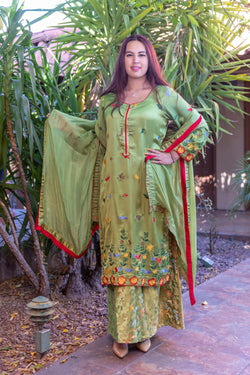 Green Silk Floral Salwar-Kameez Suit - Trendz & Traditionz Boutique 
