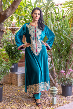 Teel Blue Velvet by khaadi with Golden Embroidery - Trendz & Traditionz Boutique 