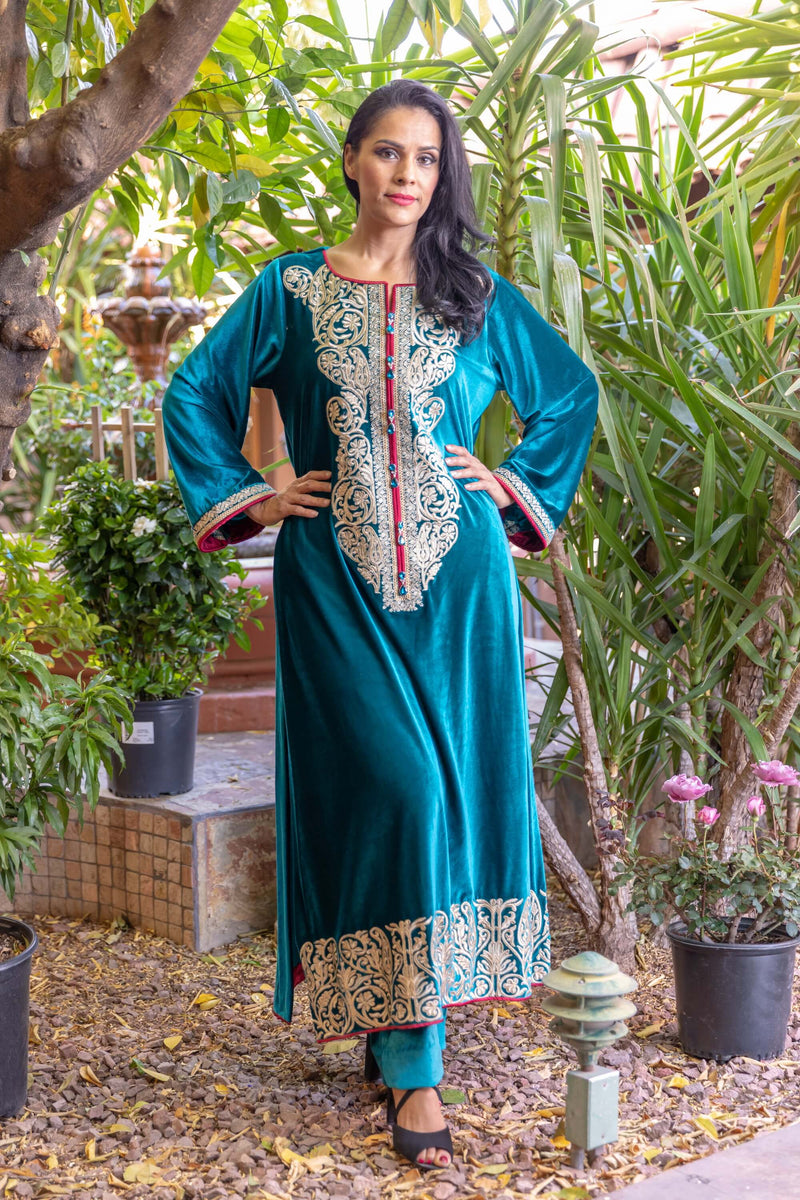 Teel Blue Velvet by khaadi with Golden Embroidery - Trendz & Traditionz Boutique 