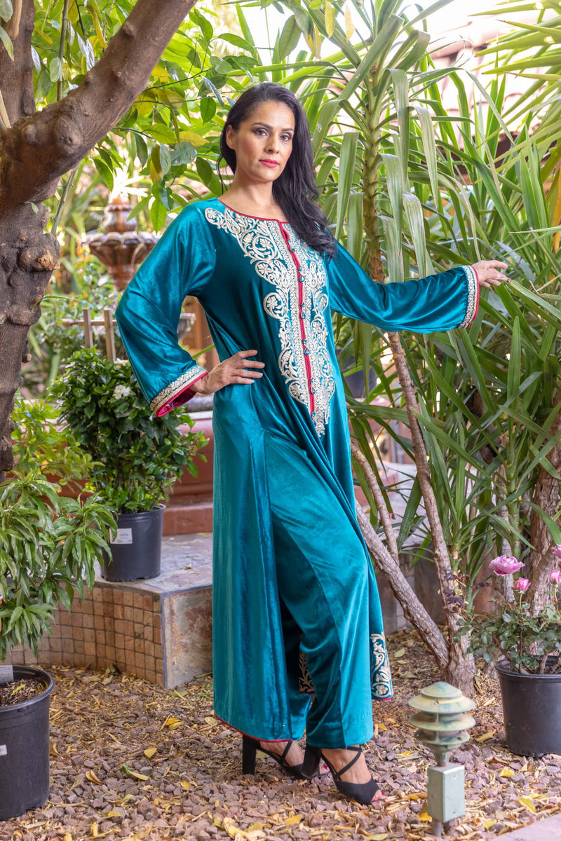 Teel Blue Velvet by khaadi with Golden Embroidery - Trendz & Traditionz Boutique 