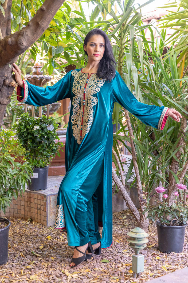 Teel Blue Velvet by khaadi with Golden Embroidery - Trendz & Traditionz Boutique 