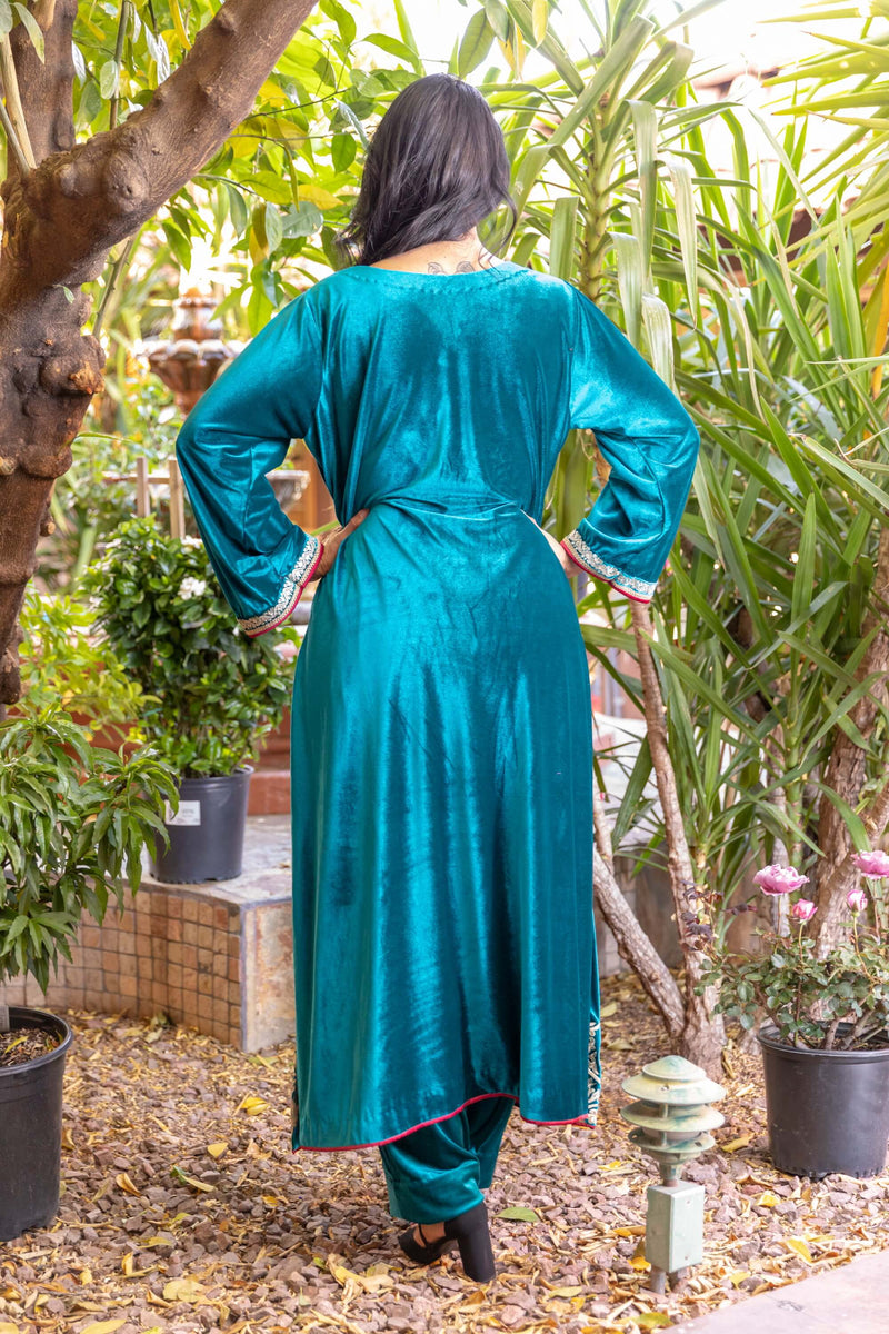 Teel Blue Velvet by khaadi with Golden Embroidery - Trendz & Traditionz Boutique 