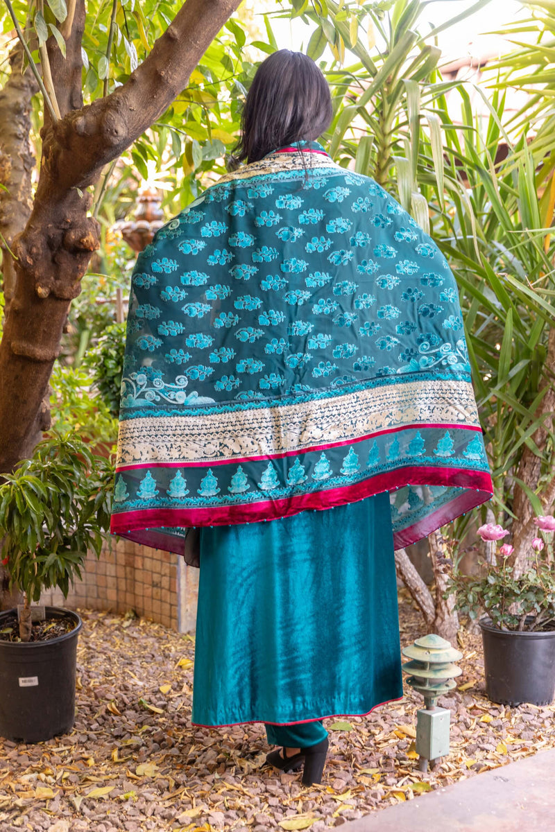 Teel Blue Velvet by khaadi with Golden Embroidery - Trendz & Traditionz Boutique 