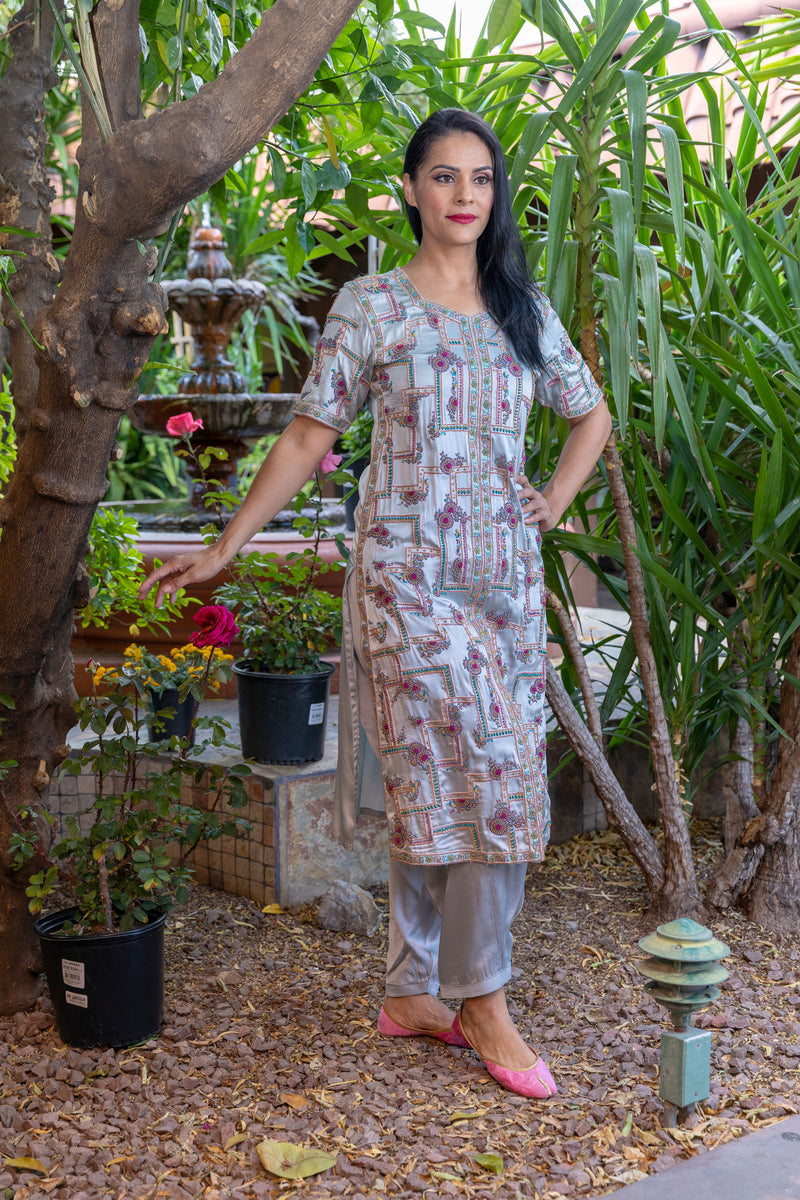 Silk Suit Hand Embroidery- Trendz & Traditionz Boutique